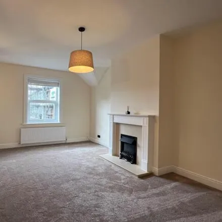 Rent this 2 bed room on Evry Road in London, DA14 5FD