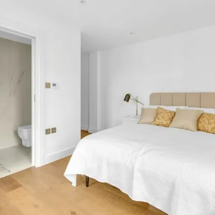 Rent this 3 bed apartment on Marquis Road in London, NW1 9UB