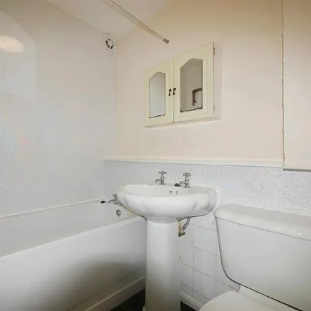 Image 6 - Auchinairn Road, Bishopbriggs, G64 1QJ, United Kingdom - Apartment for rent