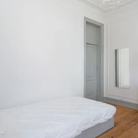 Rent this 1 bed apartment on Rua Tenente Ferreira Durão 61b in 1350-311 Lisbon, Portugal