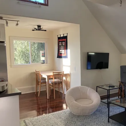 Rent this 2 bed apartment on Berkeley