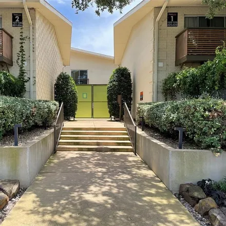 Image 2 - 4660 West Lovers Lane, Dallas, TX 75225, USA - Condo for rent