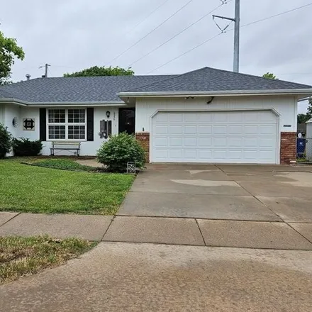 Buy this 3 bed house on 2399 Belmont Boulevard in Salina, KS 67401