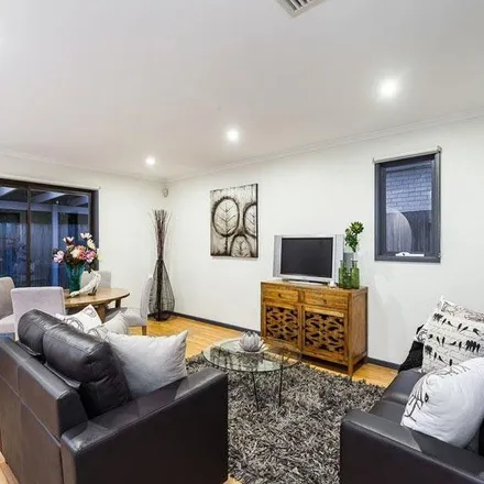 Image 2 - 30 Galahad Crescent, Glen Waverley VIC 3150, Australia - Apartment for rent