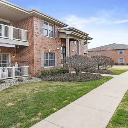Buy this 2 bed condo on 614 Cambridge Court in Munster, IN 46321