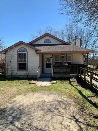 Rent this 3 bed house on 819 South 16th Street in Temple, TX 76501
