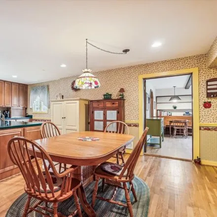 Image 4 - 8717 Clydesdale Road, West Springfield, Fairfax County, VA 22151, USA - House for sale