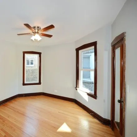 Image 7 - 4101 West Barry Avenue, Chicago, IL 60641, USA - House for rent