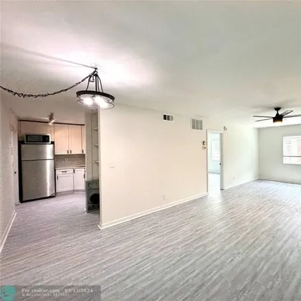 Buy this 1 bed condo on 41 Northeast 19th Court in Wilton Manors, FL 33305