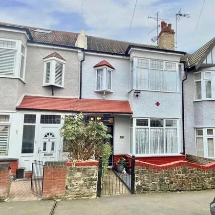 Buy this 3 bed townhouse on Silverdale Avenue in Southend-on-Sea, SS0 9BD