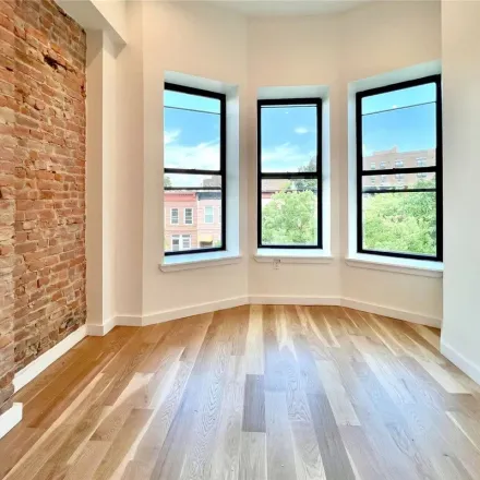 Image 4 - 614 Bainbridge Street, New York, NY 11233, USA - Apartment for rent