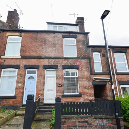Rent this 3 bed apartment on Limpsfield Road in Sheffield, S9 1BJ