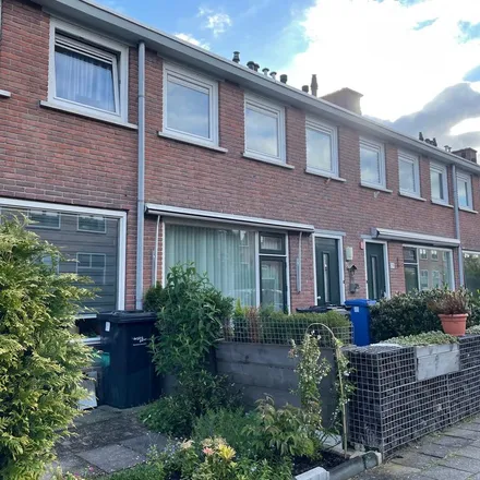 Rent this 2 bed apartment on Kamillestraat 29 in 3053 XS Rotterdam, Netherlands