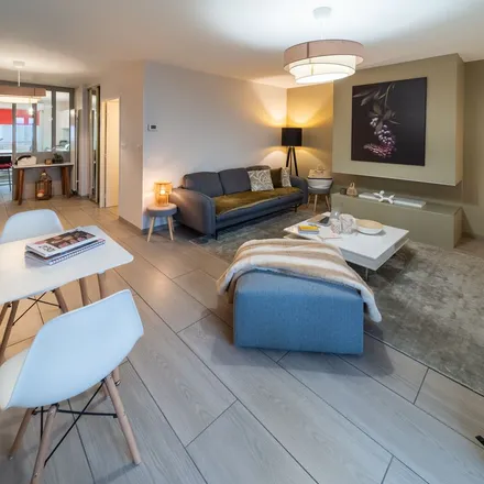 Rent this 3 bed apartment on Berthelot / Villon in Rue Villon, 69008 Lyon