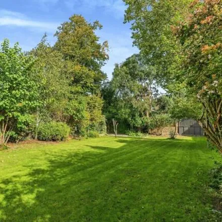 Image 4 - 14A Arterberry Road, Cottenham Park, London, SW20 8AJ, United Kingdom - House for sale