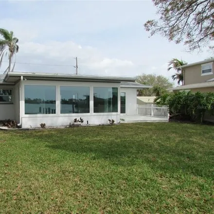 Image 6 - 541 20th Avenue North, Indian Rocks Beach, Pinellas County, FL 33785, USA - House for rent