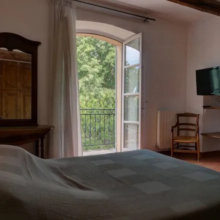 Rent this 3 bed house on Sainte-Cécile-les-Vignes in Rue Sainte-Pélagie, 84290 Sainte-Cécile-les-Vignes