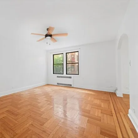 Image 3 - 40 Clarkson Avenue, New York, NY 11226, USA - Apartment for sale