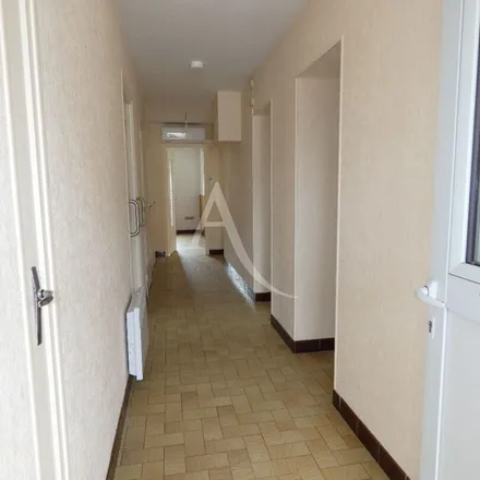 Rent this 5 bed apartment on 1 Rue de la Sirène in 41200 Romorantin-Lanthenay, France