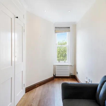 Rent this 3 bed apartment on Abbey Court in Abbey Road, London