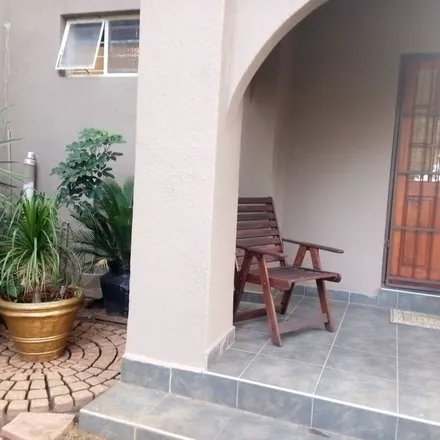 Rent this 1 bed apartment on Roos Street in Cape Town Ward 100, Western Cape