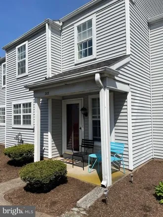 Buy this 2 bed condo on 160 Cambridge Road in North Londonderry Township, PA 17078