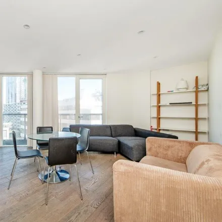 Rent this 3 bed apartment on Worcester Point in King Square, London