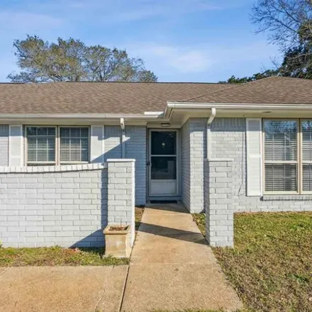 Buy this studio house on 398 Petherton Place in Escambia County, FL 32506