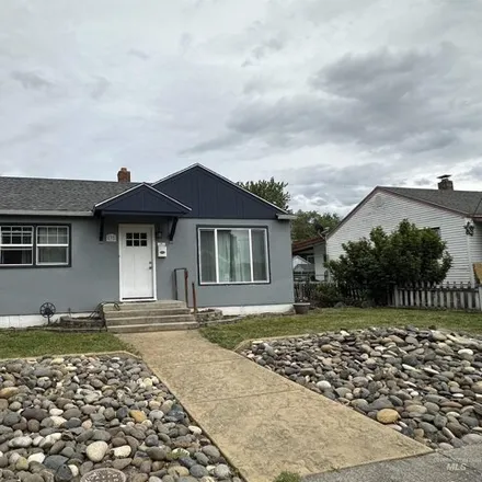 Buy this 3 bed house on 851 12th Street in Clarkston, WA 99403