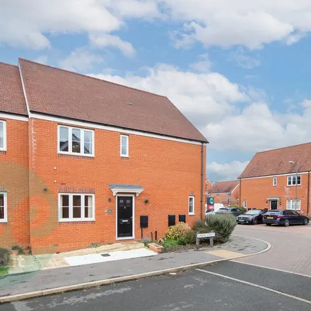 Rent this 2 bed apartment on Elmore Street in Buckinghamshire, HP18 0XE