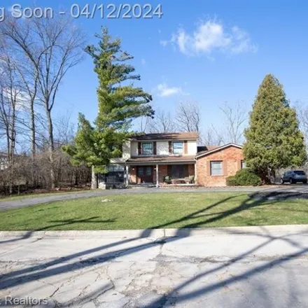Buy this 5 bed house on 21718 Gates Street in Beverly Hills, MI 48025