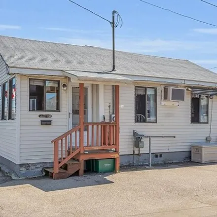 Buy this 4 bed house on 59 Manchester Street in Hampton, Hampton Beach