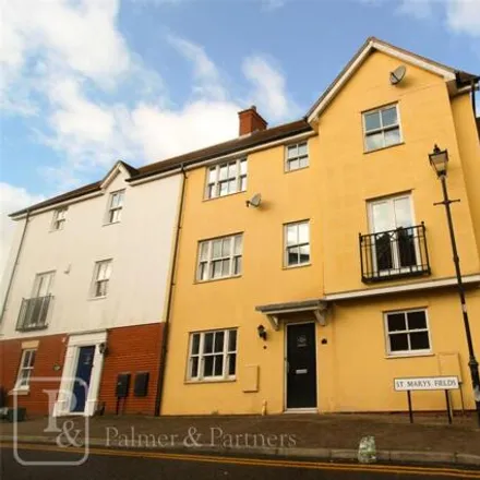 Rent this 4 bed townhouse on 3 St Mary's Fields in Colchester, CO3 3BP