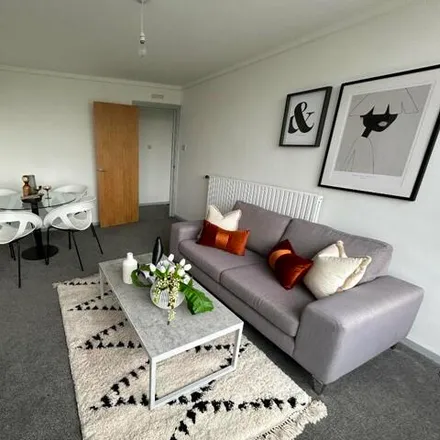 Image 2 - Meynell House, Browns Green, Birmingham, B20 1BE, United Kingdom - Apartment for rent