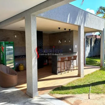 Buy this 5 bed house on Rua 1 in Colônia Agrícola Samambaia, Vicente Pires - Federal District
