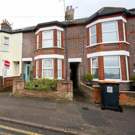 Buy this 3 bed townhouse on Victoria Street in Dunstable, LU6 3BB