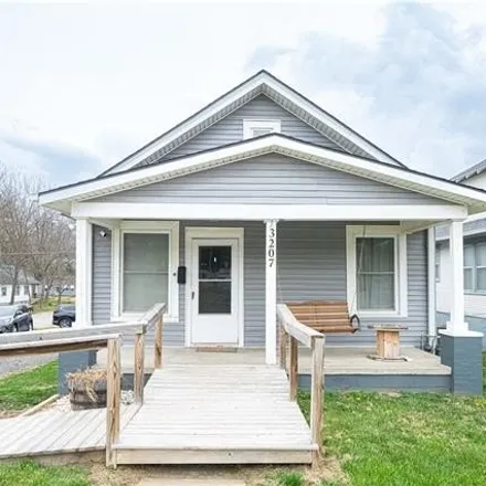 Buy this 2 bed house on 1272 Wallace Street in Saint Joseph, MO 64505