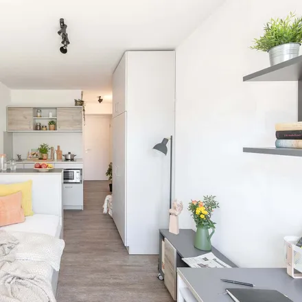 Rent this 1 bed apartment on Engelbosteler Damm in Am Kläperberg 11, 30167 Hanover