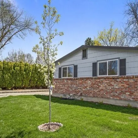 Image 3 - 2101 West Canal Street, Boise, ID 83705, USA - House for sale