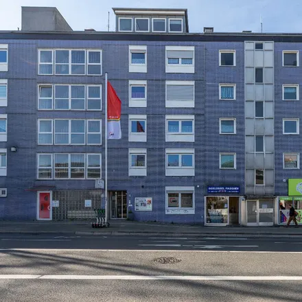 Rent this 3 bed apartment on Muhrenkamp 45 in 45468 Mülheim an der Ruhr, Germany