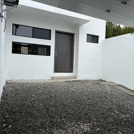 Buy this 3 bed house on Colegio de Bachilleres de Baja California Plantel "La Mesa" in Calle Laurel, 22126 Tijuana