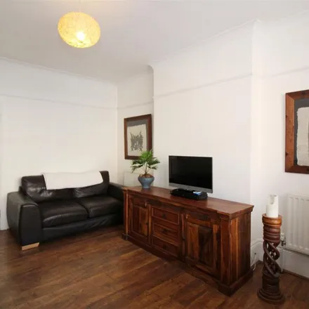 Rent this 2 bed apartment on 212 Gosbrook Road in Reading, RG4 8BL