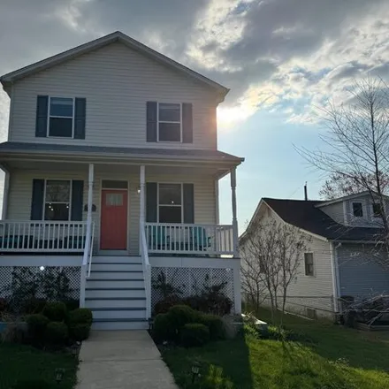 Rent this 3 bed house on 8315 Bayside Road in Chesapeake Beach, MD 20732