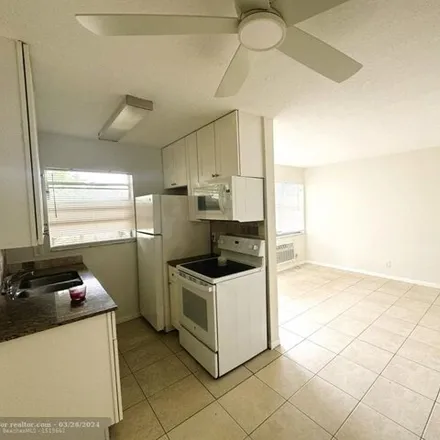 Image 2 - 319 8th Avenue South, Lake Worth Beach, FL 33460, USA - Apartment for rent