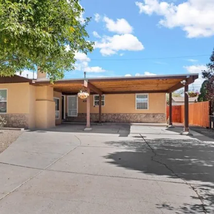 Image 1 - 2804 San Isidro Street Northwest, Albuquerque, NM 87104, USA - House for sale