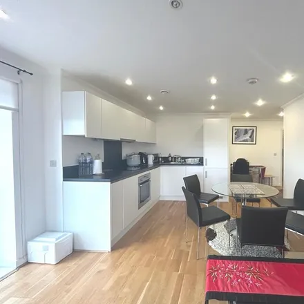 Rent this 2 bed apartment on Rosemont Road in London, W3 9AX
