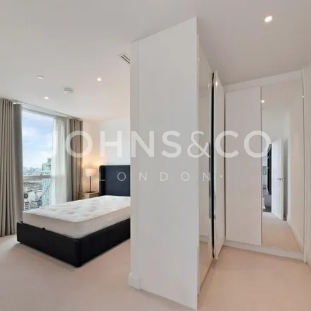 Image 4 - Sirocco Tower, 32 Harbour Way, Canary Wharf, London, E14 9PD, United Kingdom - Apartment for rent