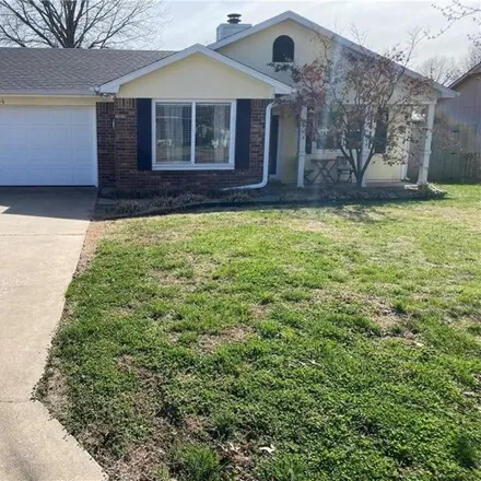 Rent this 3 bed house on 2806 West Beech Street in Rogers, AR 72756