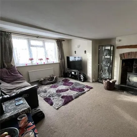 Image 2 - unnamed road, Pewsey, SN9 5BS, United Kingdom - Townhouse for sale