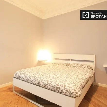 Rent this 8 bed room on Madrid in Calle de Lagasca, 134